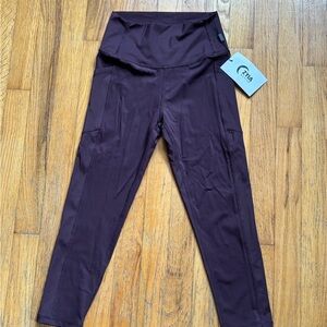 Zyia Wine Pocket Brilliant Hi-Rise Capri